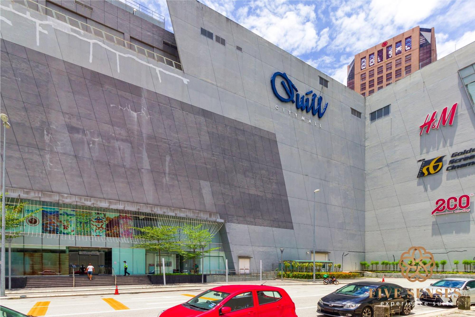 The Colony & The Luxe Signature Suites, Klcc — Photos 1